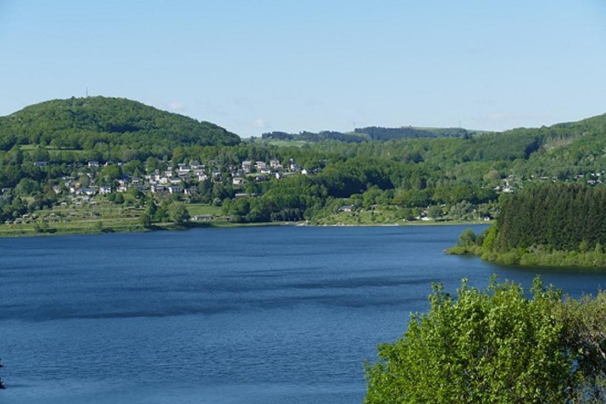 Le Gite De L'Adrech Lacaune Exteriör bild